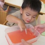 不思議な感触の寒天あそび!